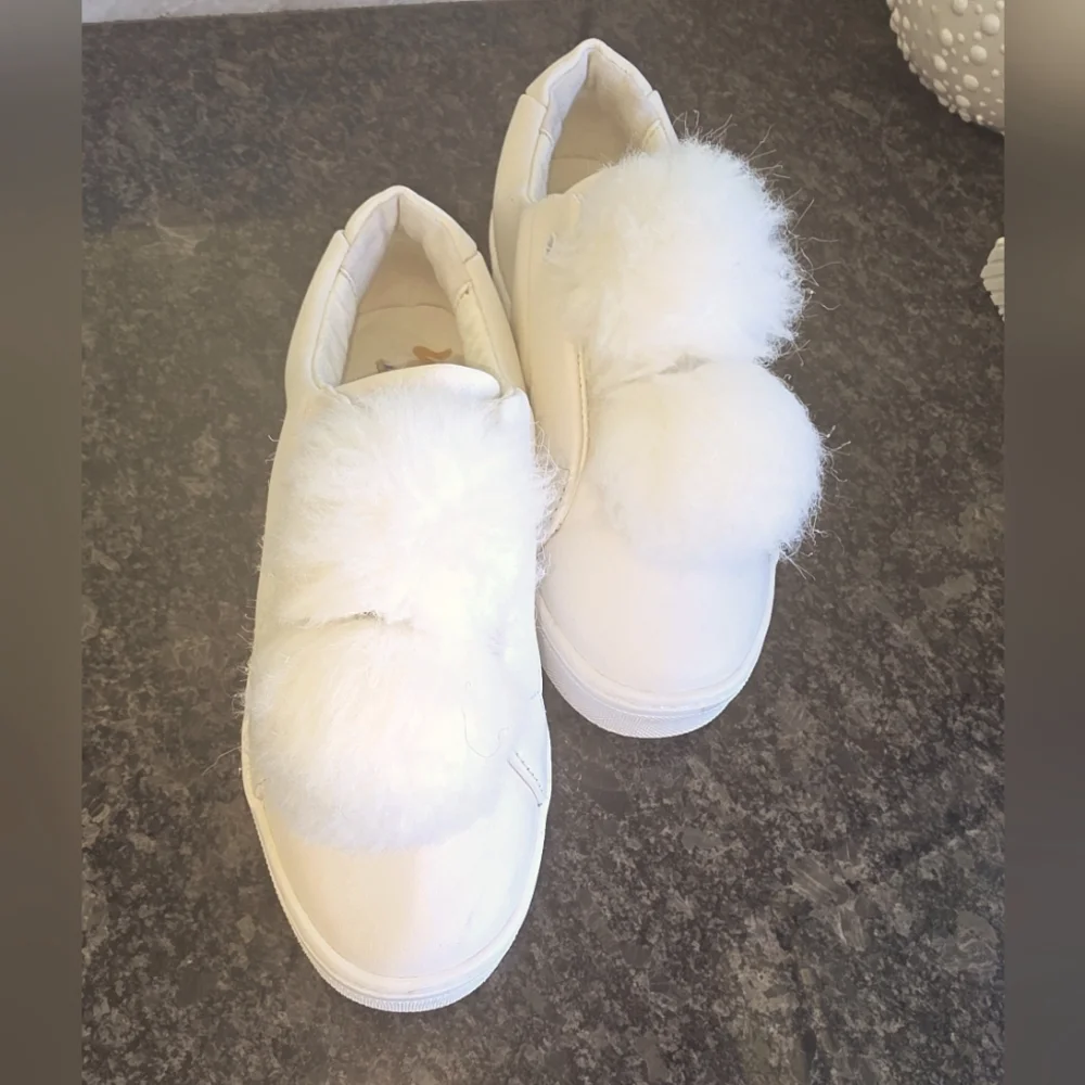 Sam Edelman White Fluffy Sneakers